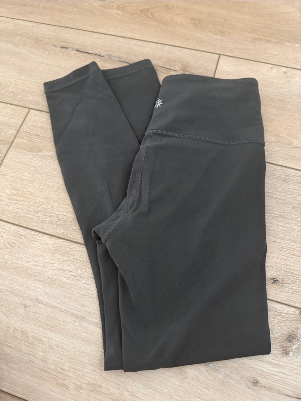 Women’s dark green athleta Leggings - size XS never worn